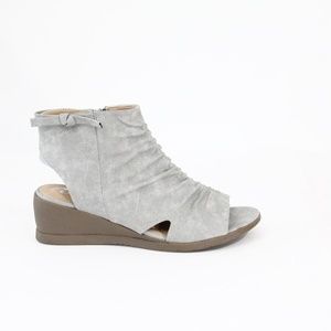 JC Journee Collection Wedge Shoes sz 10 NEW Women Sandals Faux Leather